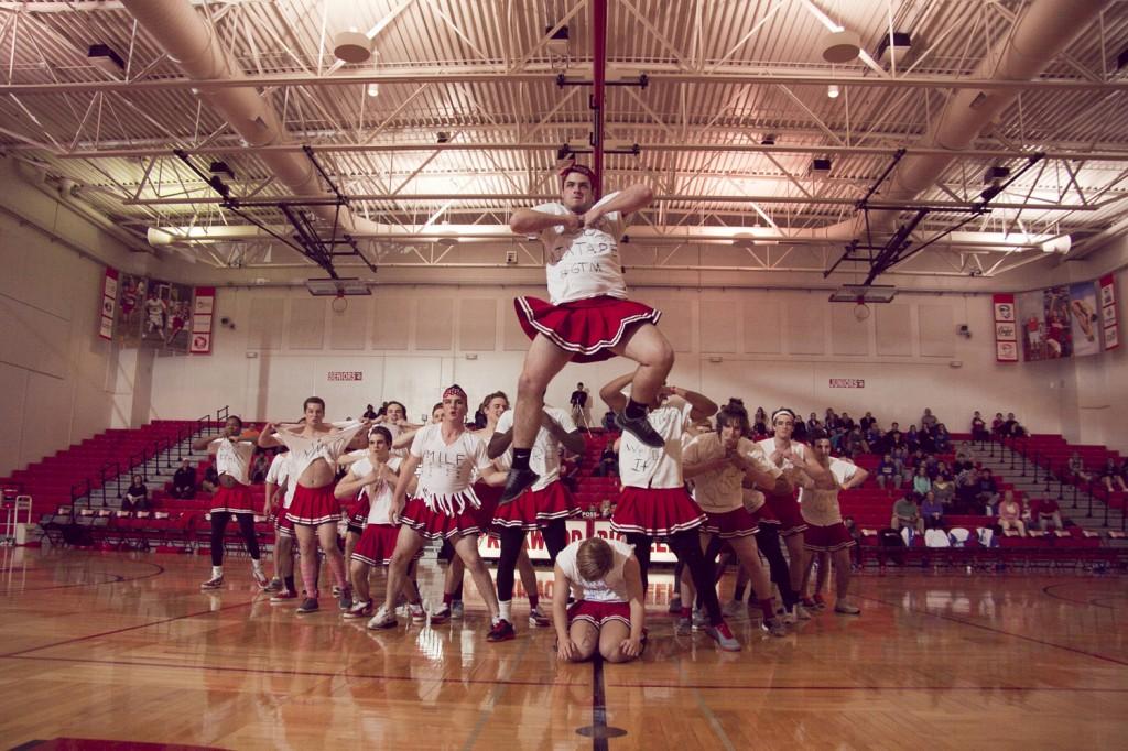 Photo of the day: Male pommies performance