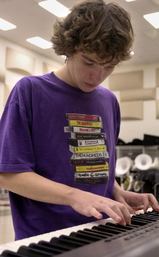 Eli Lindsey, sophomore, produces and mixes his own music with local STL artists